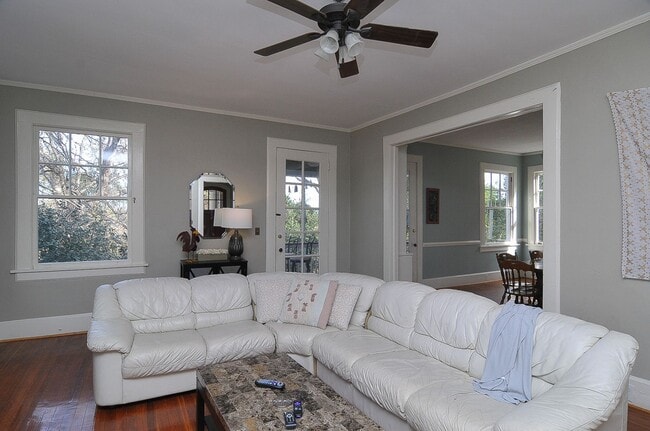 Building Photo - 3BR / 2.5BA Home – Walk to University Campus & Five Points!