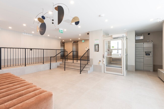 35 David Saloman | Lobby - 35 David Salomon