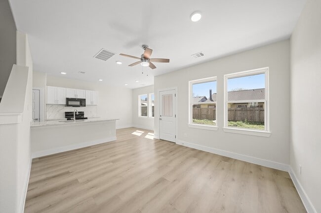 Building Photo - 3439 Rockrill Dr