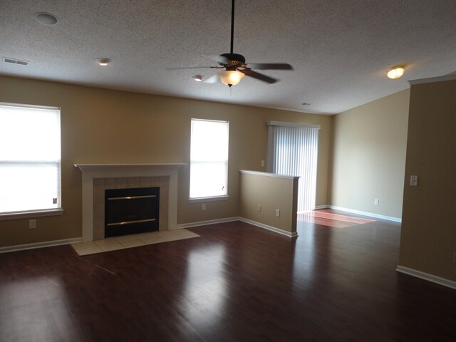 Foto del edificio - 5841 Brambleberry Ct