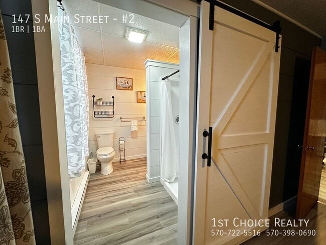 Building Photo - 147 S Main St