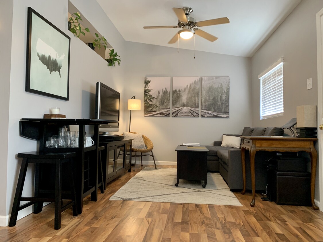 Family/Living Room - 1433 E. Edgemont Avenue