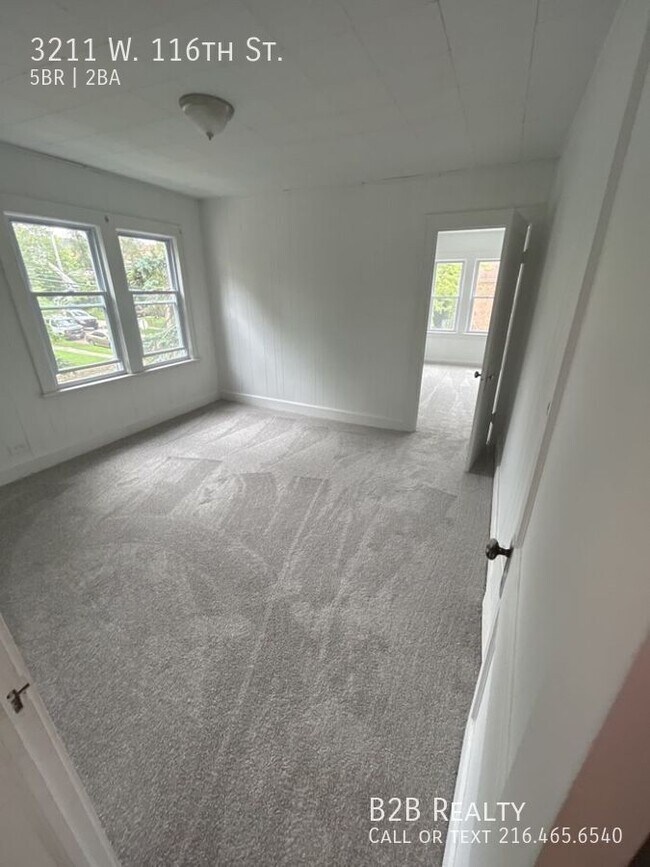 Building Photo - 3211 W 116th St