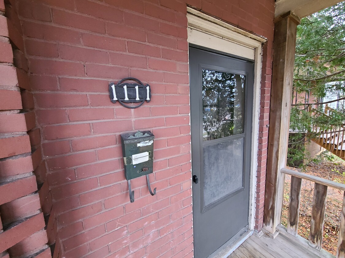 Primary Photo - 1111 E 4th St