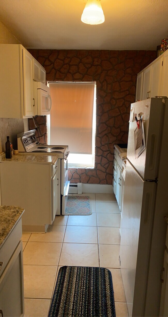 Kitchen - 339 W Yellowstone Hwy