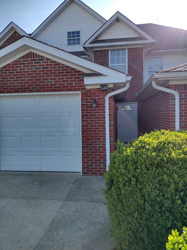 132 Ash Ct, Radcliff, KY 40160 Townhome Rentals in Radcliff KY