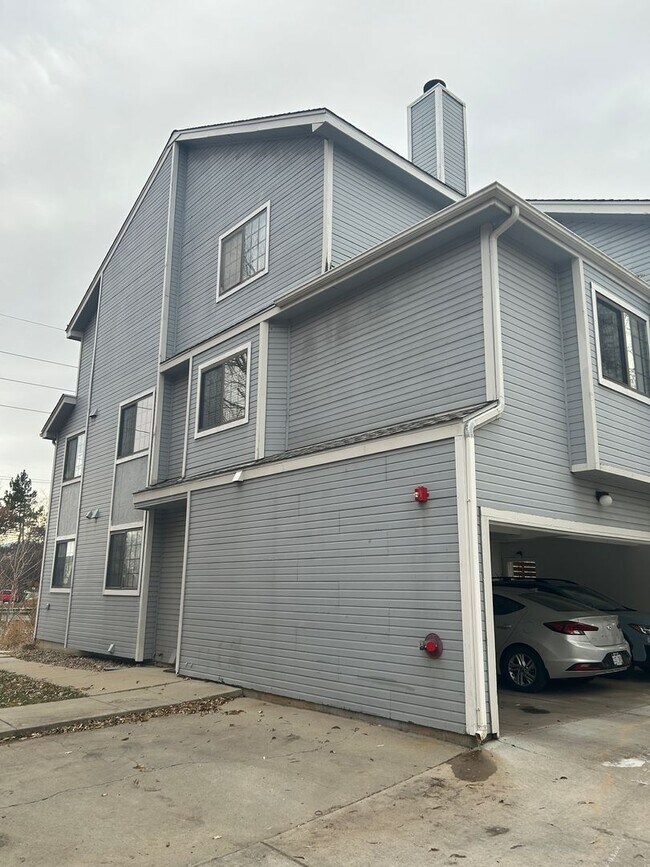Foto del edificio - 2-Bedroom Condo for Rent in North Boulder