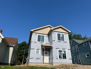Building Photo - 226 N Randolph St