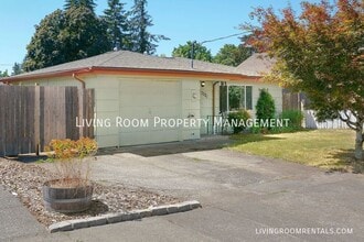 Building Photo - 7021 SE 69th Ave