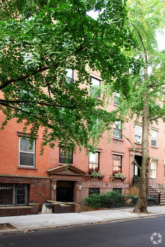 Building Photo - 132 State St