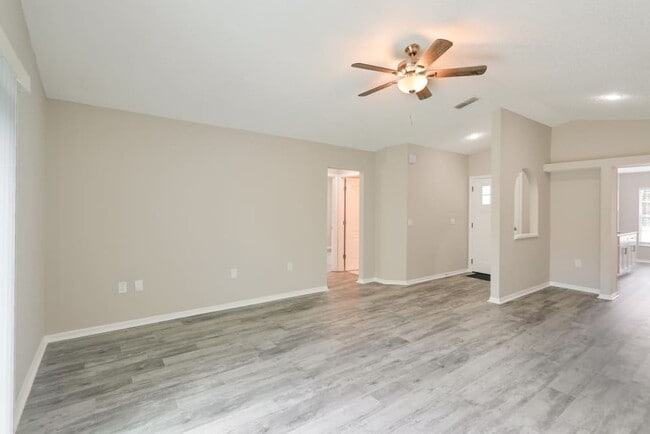 Foto del edificio - 1056 Malletwood Dr