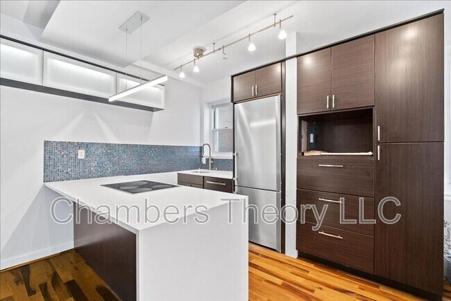 Foto del edificio - 1725 New Hampshire Ave NW