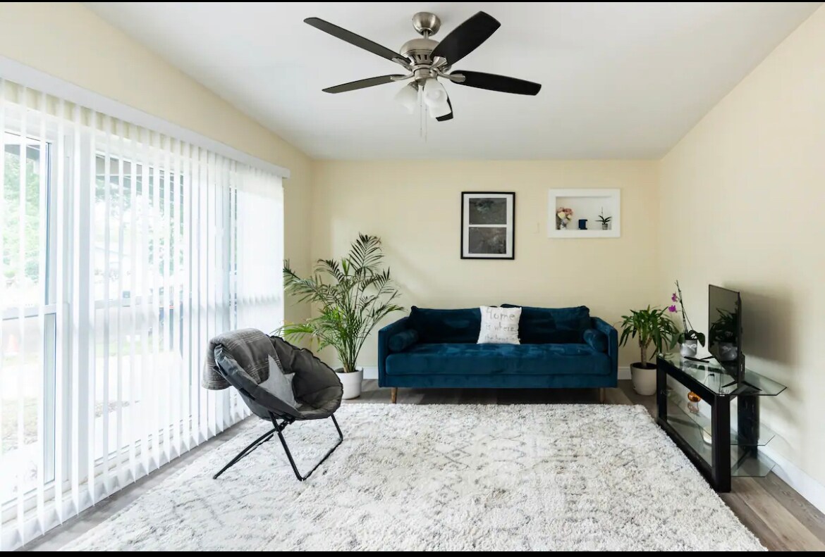 6221 Perrine Dr, Orlando, FL 32808 House Rental in Orlando, FL