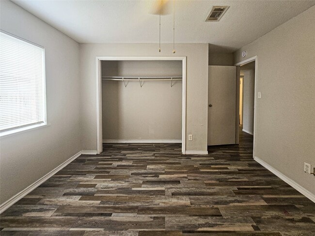 Building Photo - 398 Duroux Rd