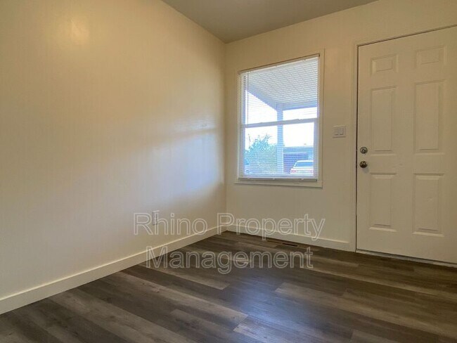 Building Photo - 1094 W 1520 N