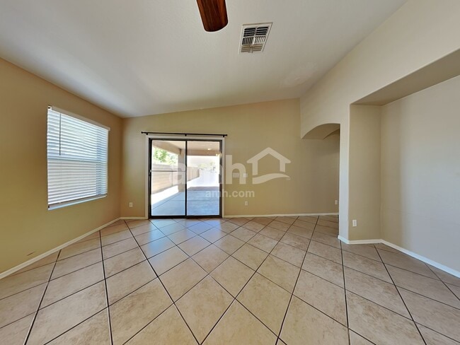 Building Photo - 8110 S 48th Ln