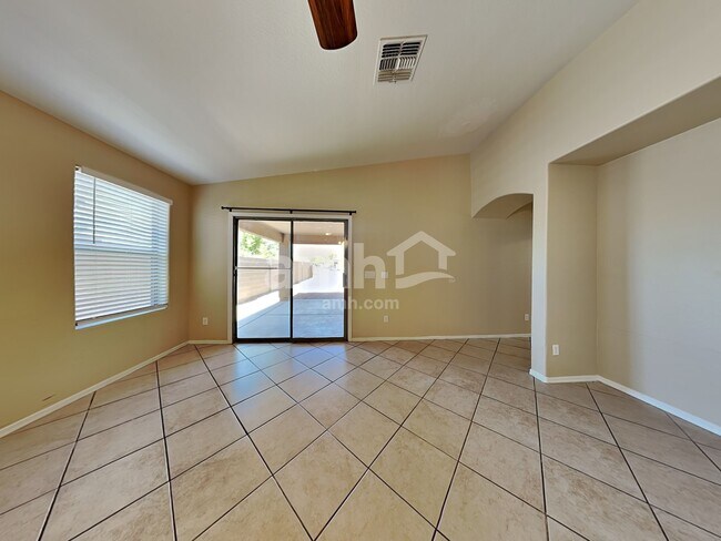 Foto del edificio - 8110 S 48th Ln