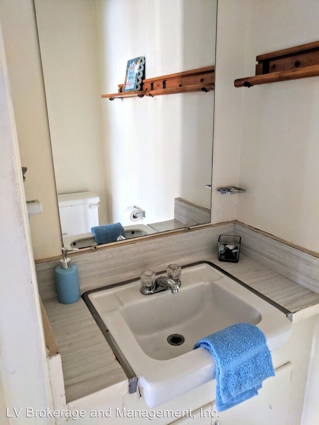 Foto del edificio - 734-742 N Loma Vista Dr