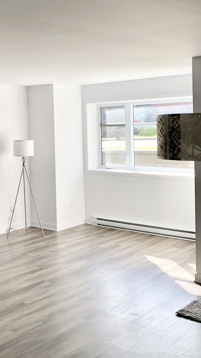 Building Photo - 1171 Rue Du Grand-Pic