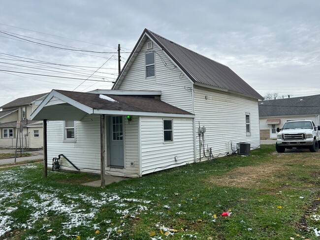 Foto del edificio - 101 W 1st St