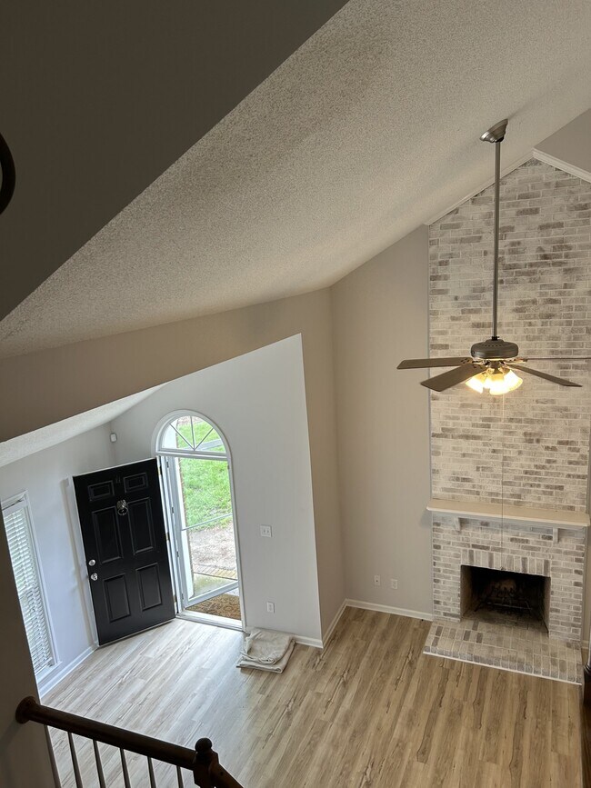 Building Photo - 9453 Kings Falls Dr