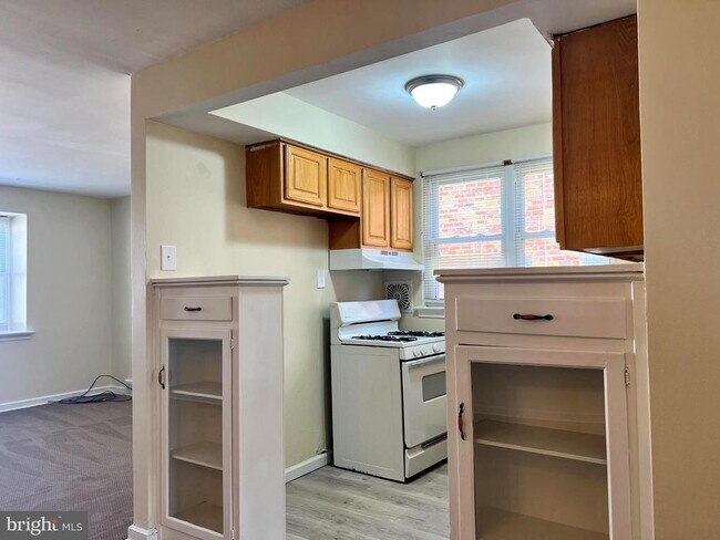 Foto del edificio - 8320 Pickering Ave