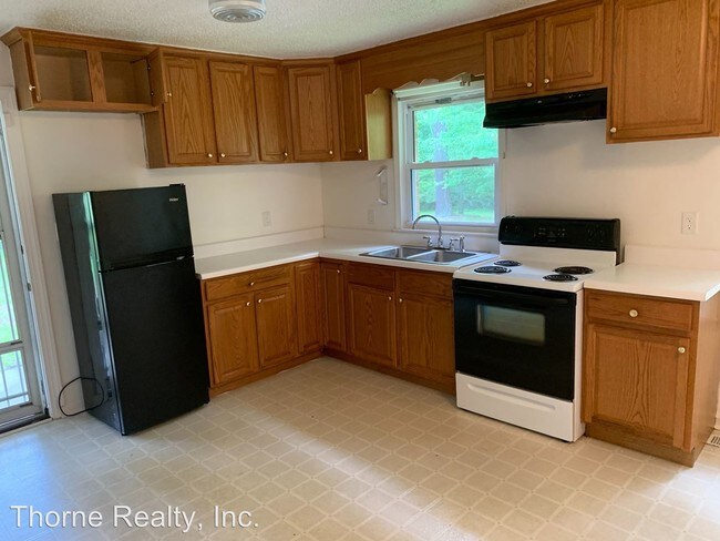Foto del edificio - 3 br, 1 bath House - 324 Second Street
