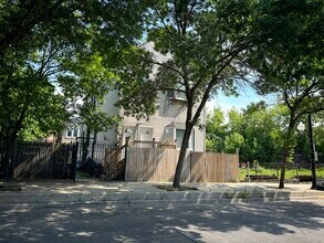 Building Photo - 3904 W Armitage Ave