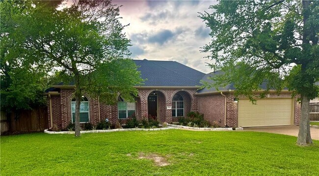 Foto del edificio - 4414 Woodland Ridge Dr