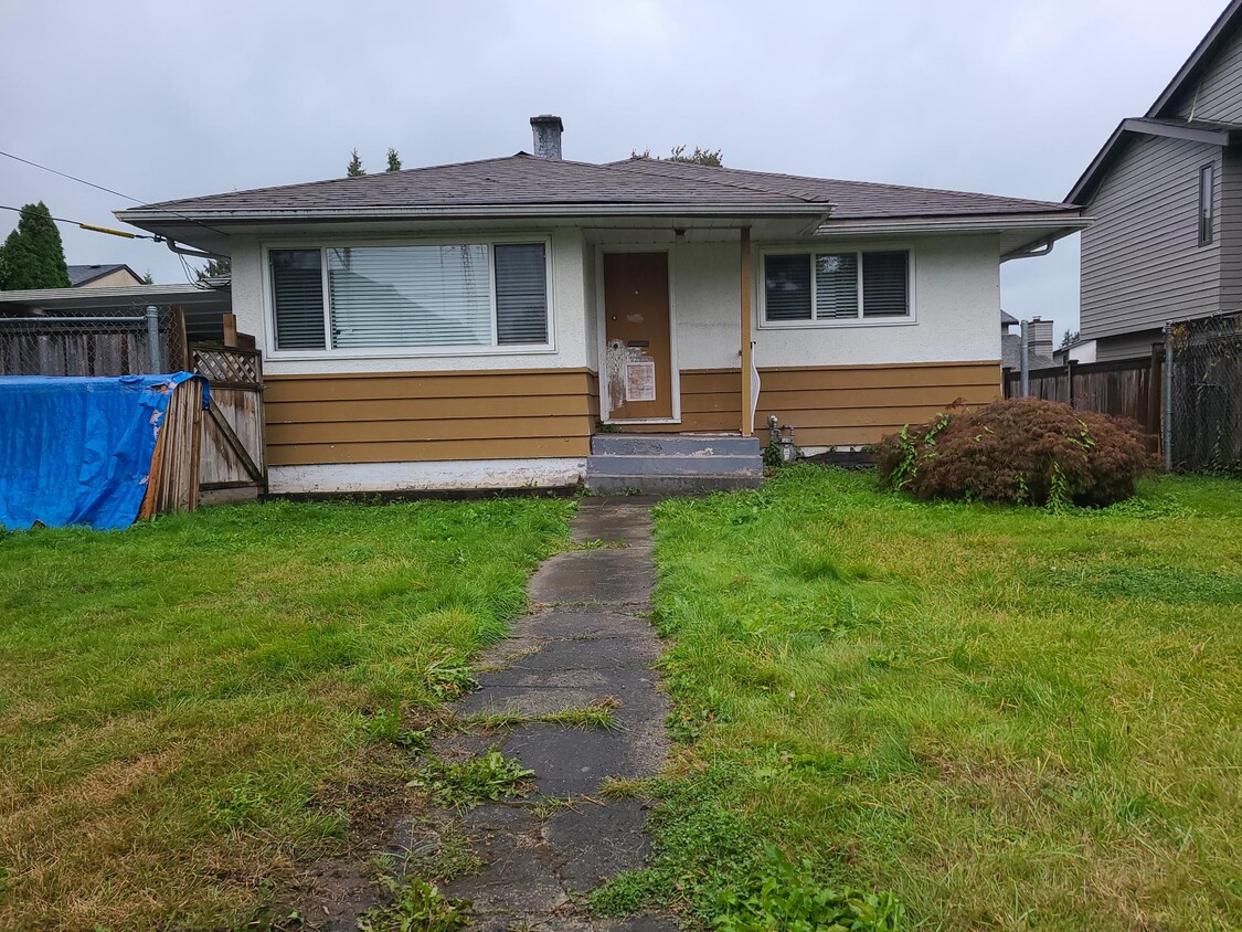 Primary Photo - 12147-12222 222 St