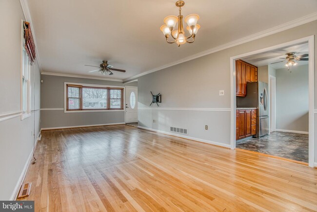 Building Photo - 45 E Timonium Rd