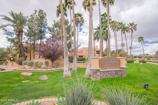 Foto del edificio - 8787 E Mountain View Rd