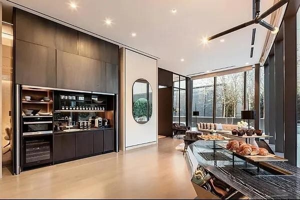 Building Photo - 111 Murray St