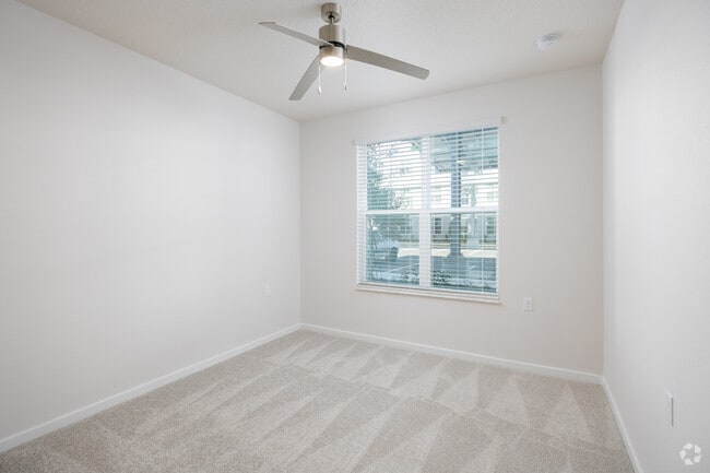 2BR, 2BA - 848SF - Primary Bedroom - Salix on Vine