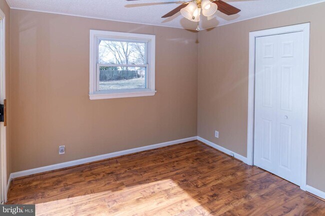Building Photo - 316 W Woodlawn Ave