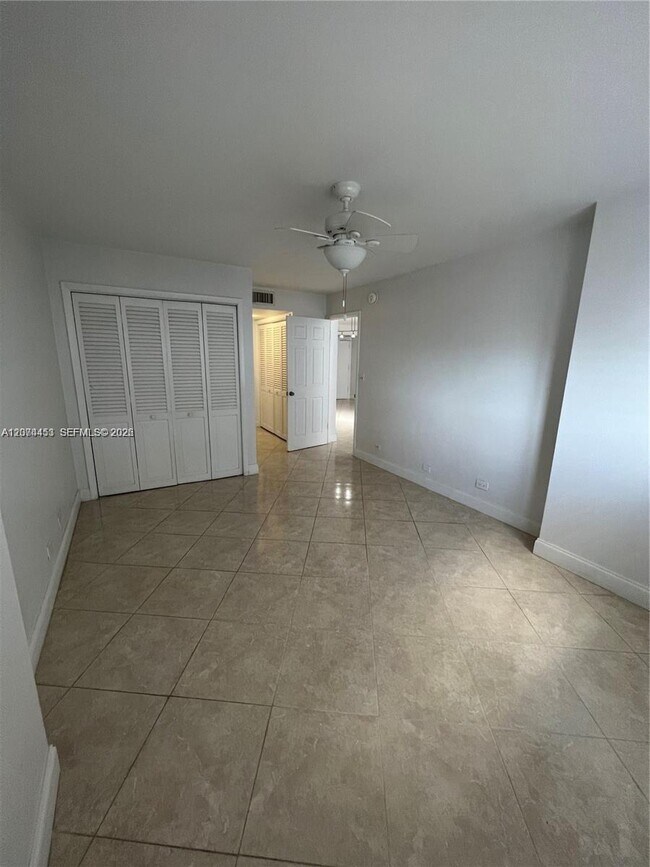 Foto del edificio - 6039 Collins Ave