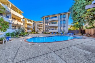 Building Photo - 1515 Floribunda Ave