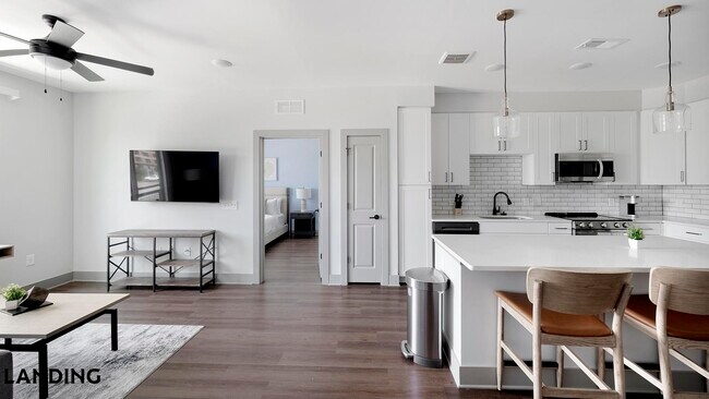Building Photo - 1310 Hillside Ave