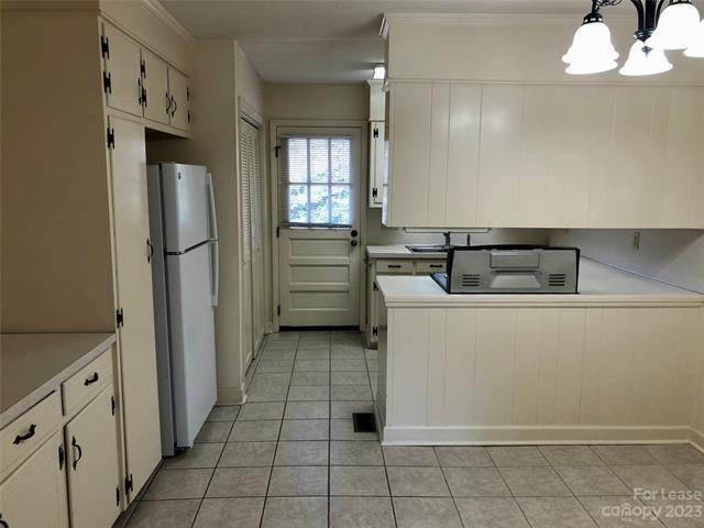 Building Photo - 120 Hillcrest Dr