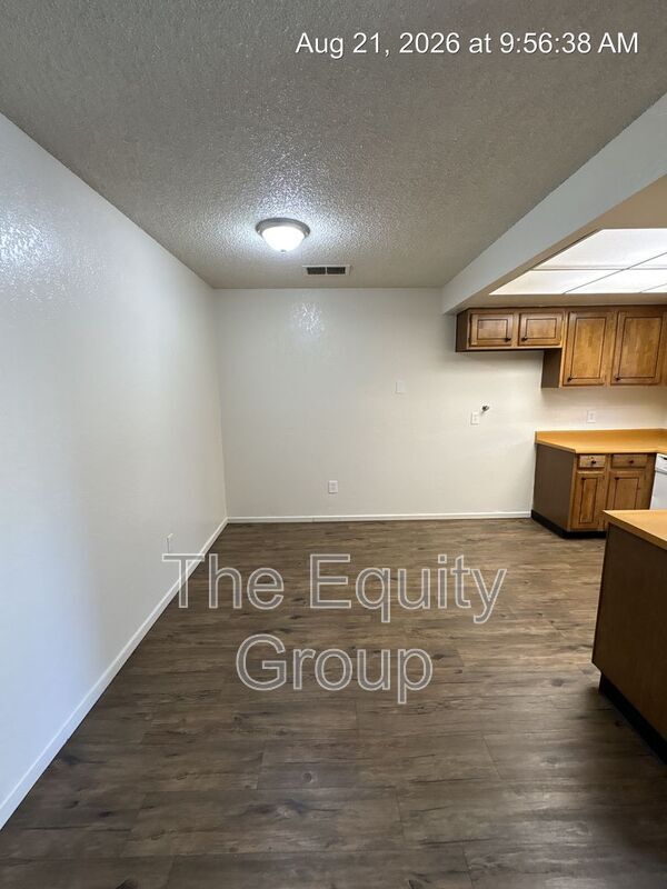 Foto del edificio - 3533 S County Center Dr