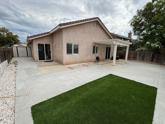 Foto del edificio - Charming home in gated community in Missio...