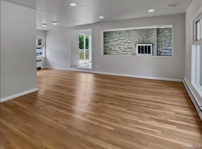 Foto del edificio - 571 Richmond Rd