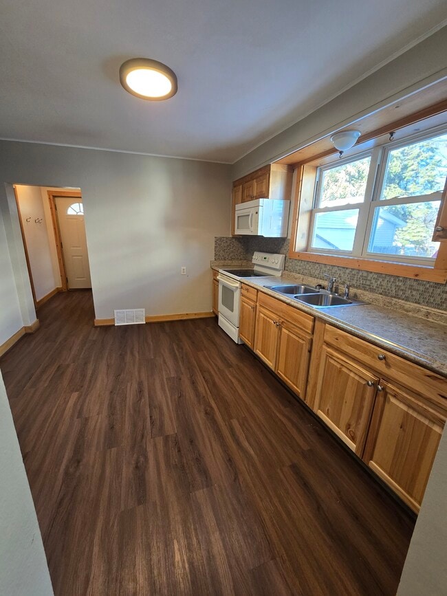 Building Photo - 720 Lockwood St