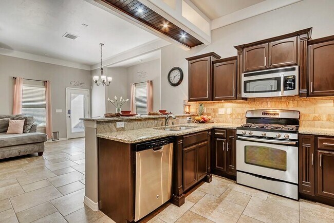Foto del edificio - 14504 Smokey Point Dr