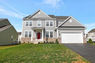 Building Photo - 204 Station Terrace W