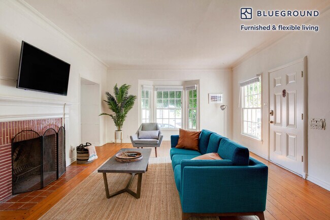 Foto del edificio - 9417 Charleville Blvd