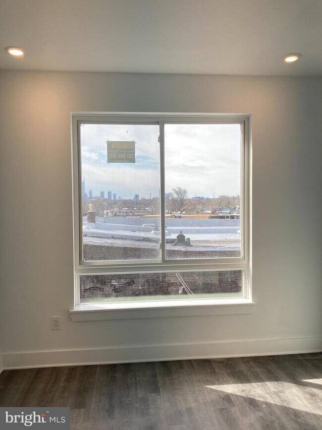 Foto del edificio - 2202 W Lehigh Ave