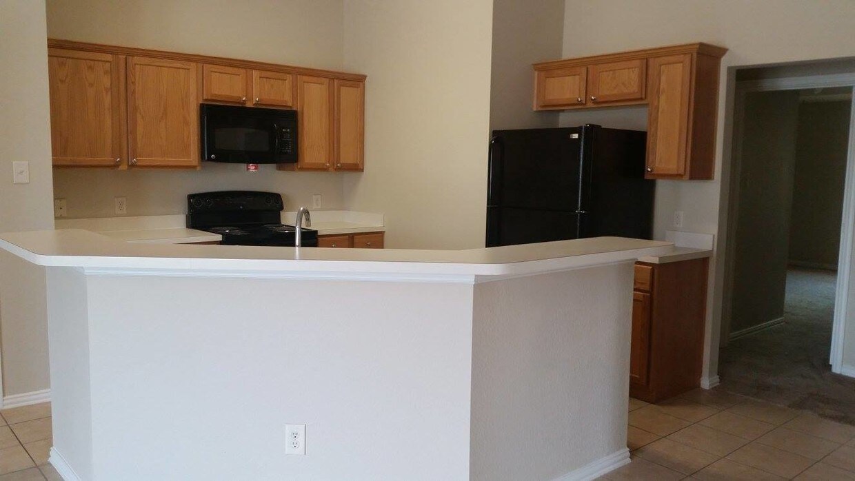 Foto principal - 3101 Wagon Trail Dr