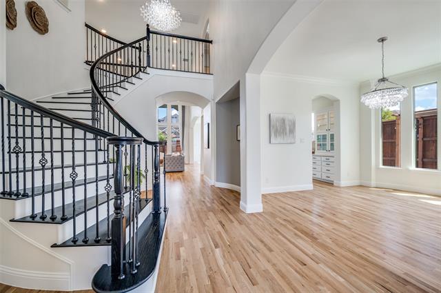 Building Photo - 741 Almeda Dr