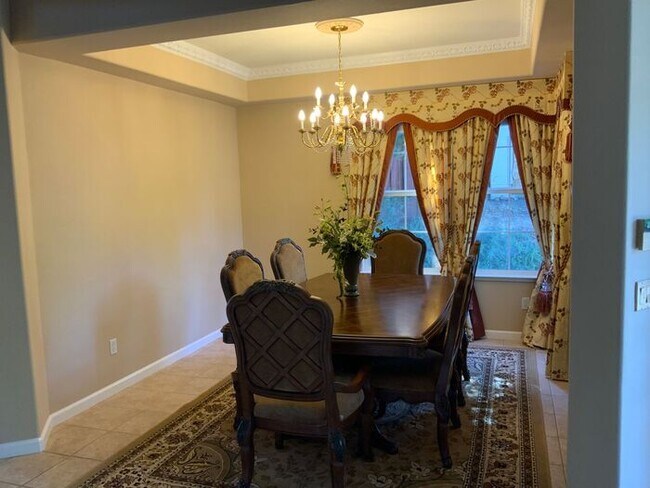 Foto del edificio - Sky Hawks finest just became available